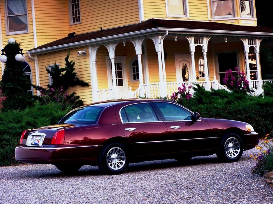  Lincoln Town Car 1998 года  (фото 6 из 77)